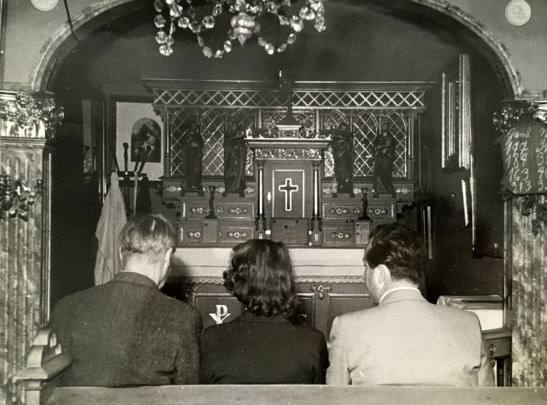 Holmegaard Glasværk-Det katolske kapel i 1951 - Nye & Gamle Fensmark